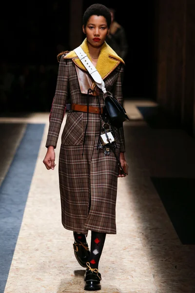 Look 24